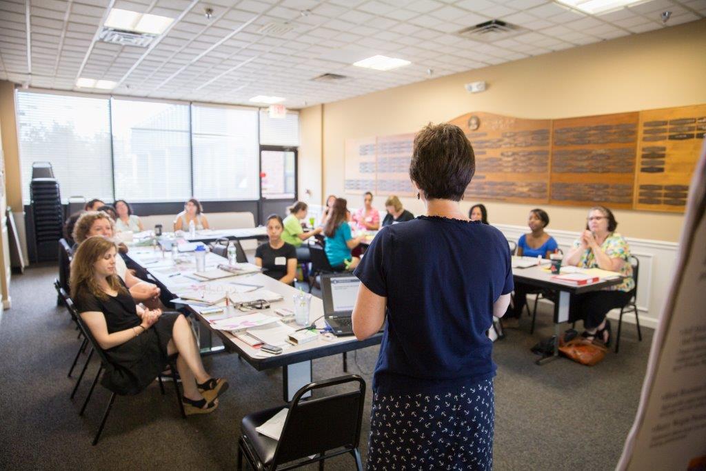 Center Offers Two New Bilingual PD Series